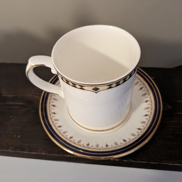VINTAGE BONE CHINA COFFEE CUP AND SAUCER - Picture 2 of 4